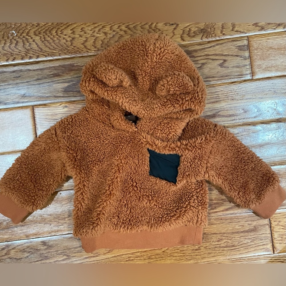 Tucker and Tate Bear Fuzzy Hoodie- 6-9 months Unisex